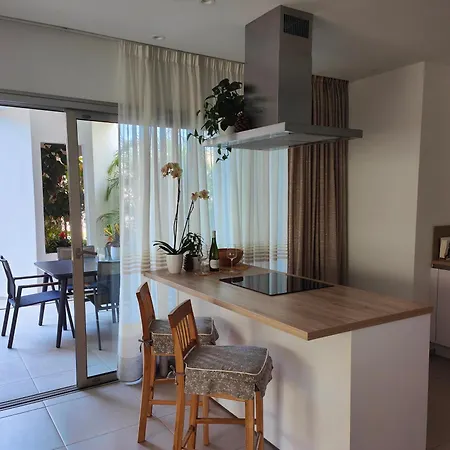 Garden Luxury アパート パルム・マール